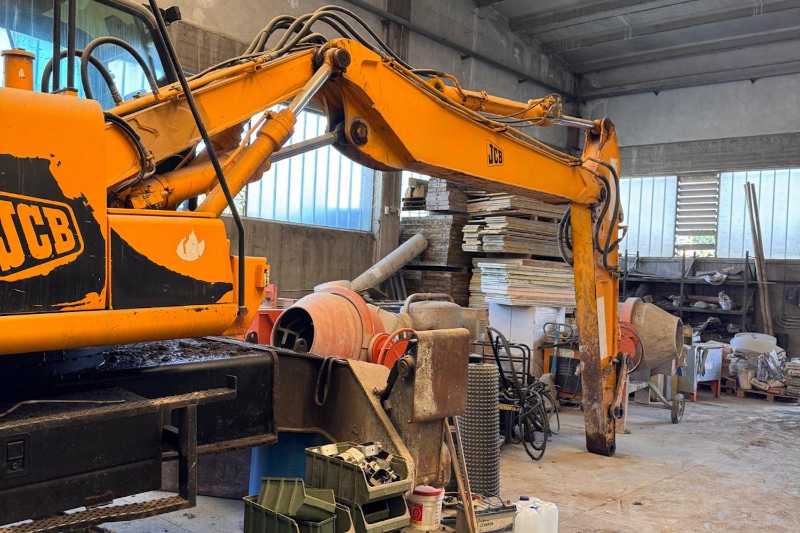 OmecoHub - Immagine JCB JS130W